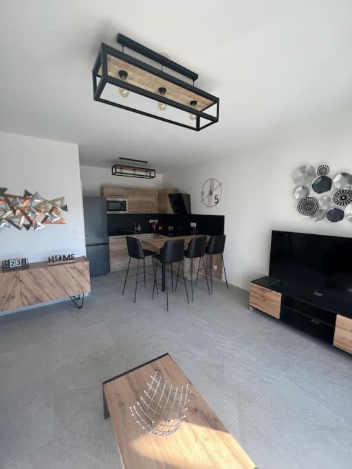 Superbe Appartement Neuf Aucalme سانت-ماندرييه-سور-مير المظهر الخارجي الصورة